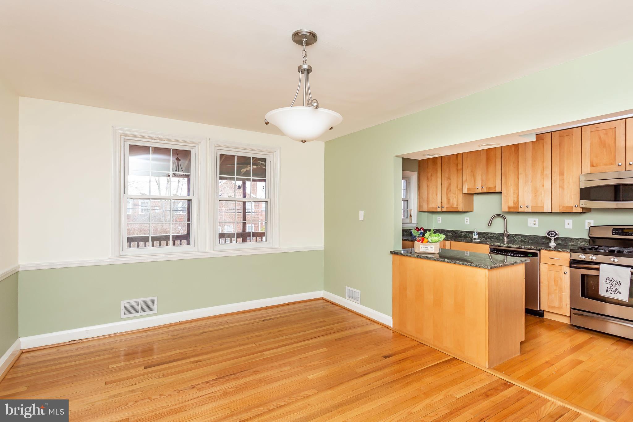 351 Whitfield Road Baltimore, MD 21228 - Photo 9 of 32
