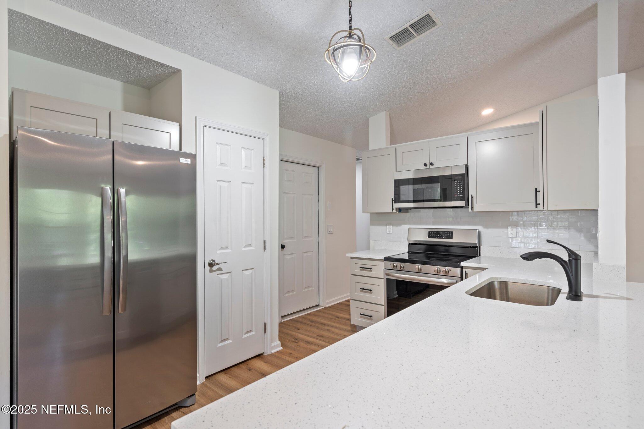7687 Spring Branch Court Jacksonville, FL 32221 - Photo 13 of 30 32-web-or-mls-DSC05609