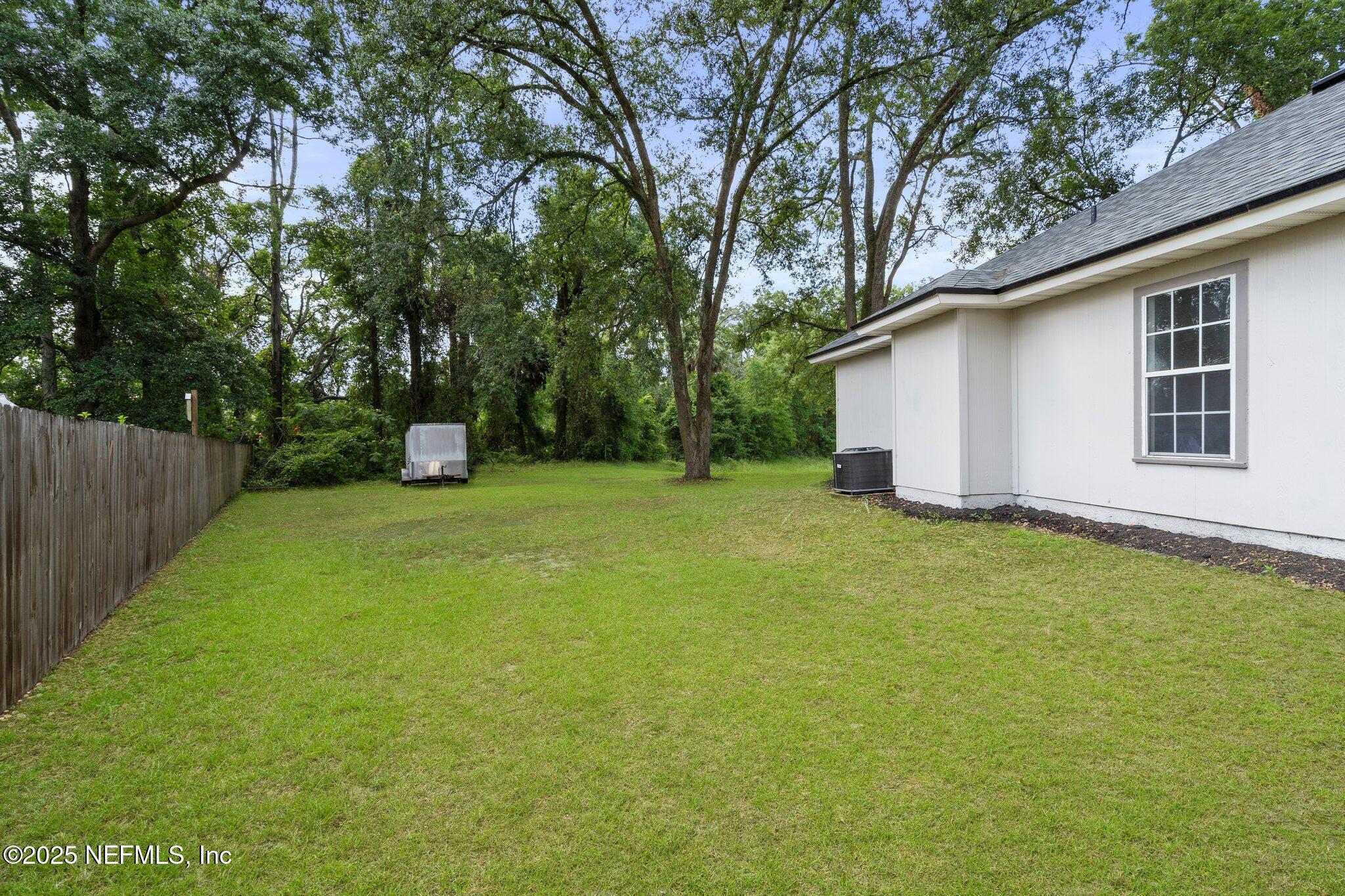 7687 Spring Branch Court Jacksonville, FL 32221 - Photo 5 of 30 10-web-or-mls-DSC05504a