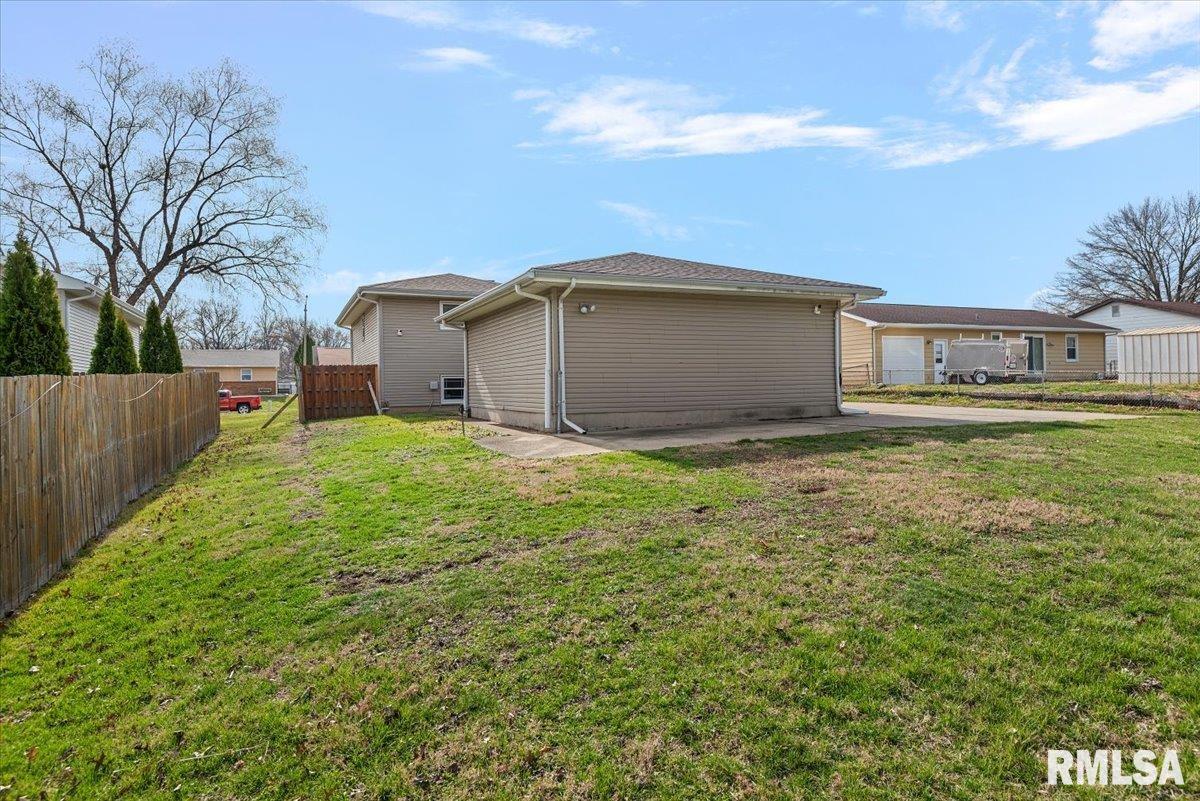 2721 Delaware Drive Springfield, IL 62702 - Photo 33 of 34 Gallery Image 33