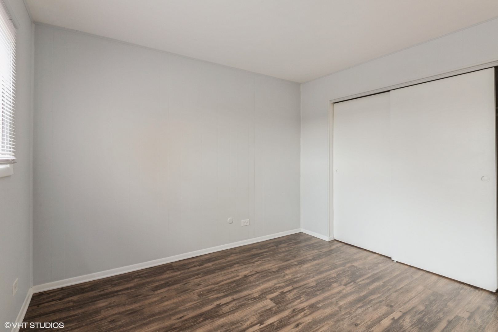 9349 Dee Road Des Plaines, IL 60016 - Photo 12 of 22 a view of an empty room