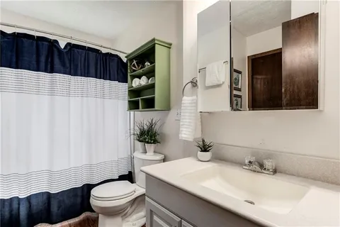 $359,900 | 7640 West 194th Street, Stilwell, KS 66085