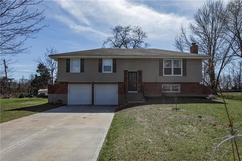 $359,900 | 7640 West 194th Street, Stilwell, KS 66085