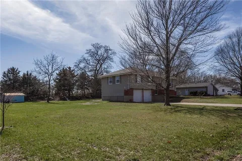 $359,900 | 7640 West 194th Street, Stilwell, KS 66085