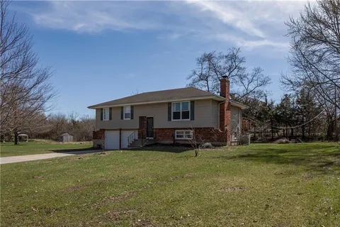 $359,900 | 7640 West 194th Street, Stilwell, KS 66085