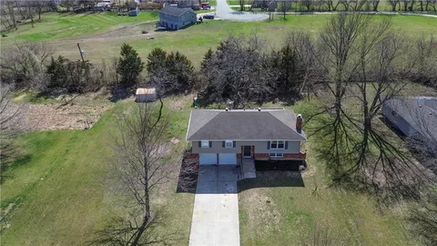 $359,900 | 7640 West 194th Street, Stilwell, KS 66085