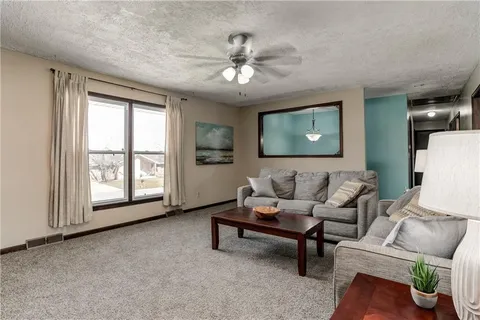 $359,900 | 7640 West 194th Street, Stilwell, KS 66085