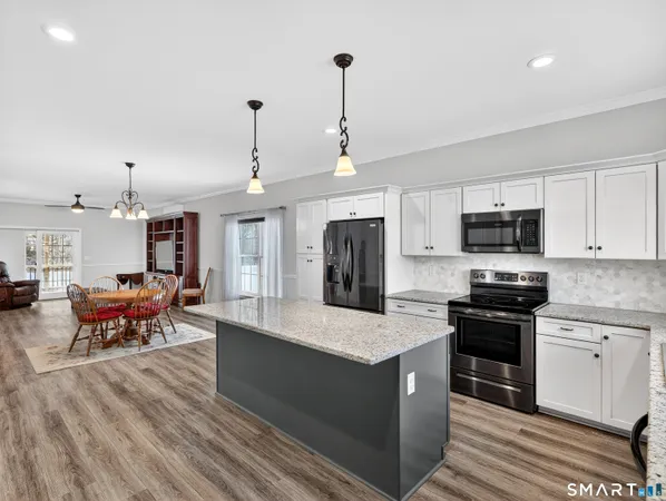 $415,000 | 13 Henry Drive, Unit 13, Moosup, CT 06354