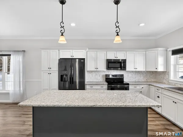 $425,000 | 13 Henry Drive, Unit 13, Moosup, CT 06354