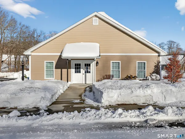 $425,000 | 13 Henry Drive, Unit 13, Moosup, CT 06354
