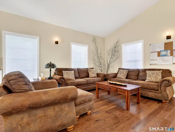 $425,000 | 13 Henry Drive, Unit 13, Moosup, CT 06354