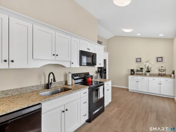 $425,000 | 13 Henry Drive, Unit 13, Moosup, CT 06354