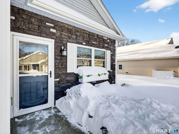 $425,000 | 13 Henry Drive, Unit 13, Moosup, CT 06354