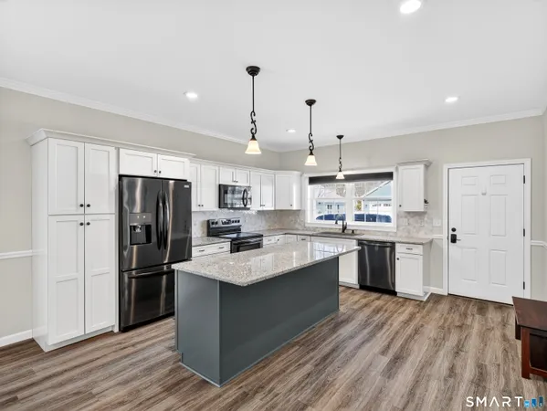 $415,000 | 13 Henry Drive, Unit 13, Moosup, CT 06354