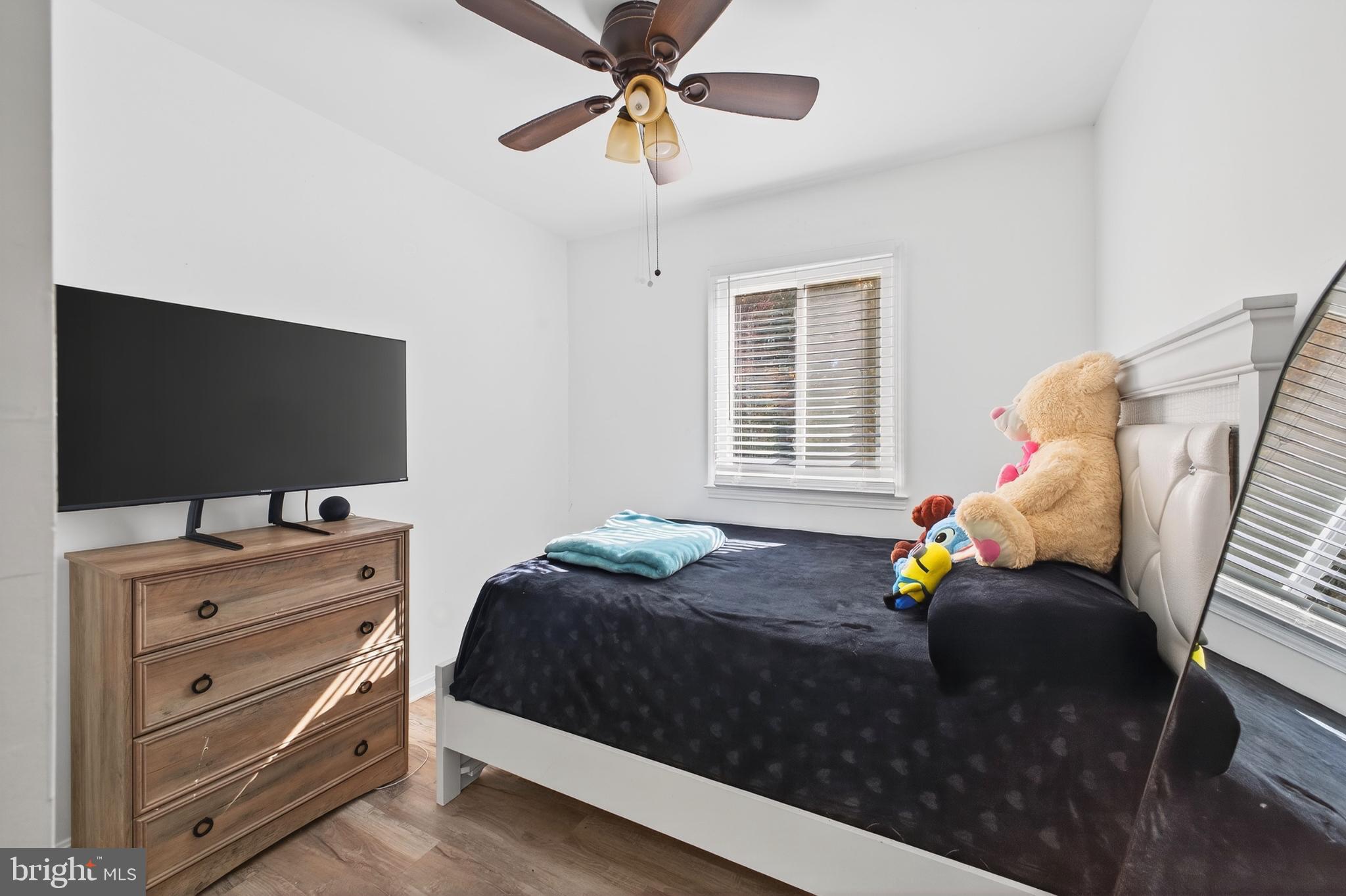12462 Skipper Circle Woodbridge, VA 22192 - Photo 14 of 25 Cozy bedroom with natural light and charm.