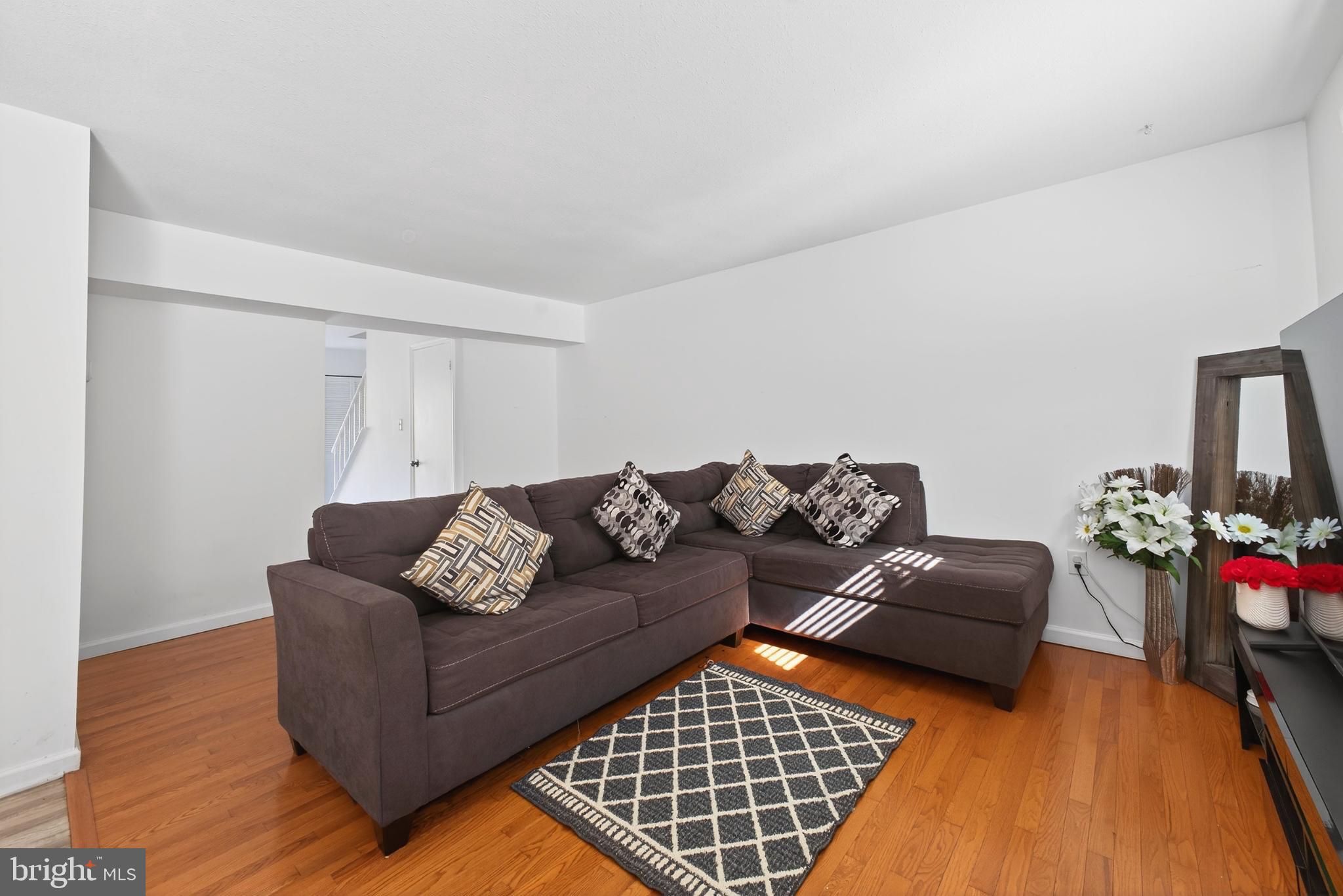 12462 Skipper Circle Woodbridge, VA 22192 - Photo 7 of 25 Inviting living space with warm wood tones.