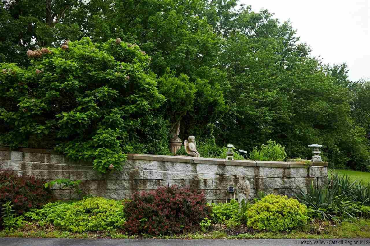 27 Westview Drive Wallkill, NY 12589 - Photo 31 of 35 a view of a garden