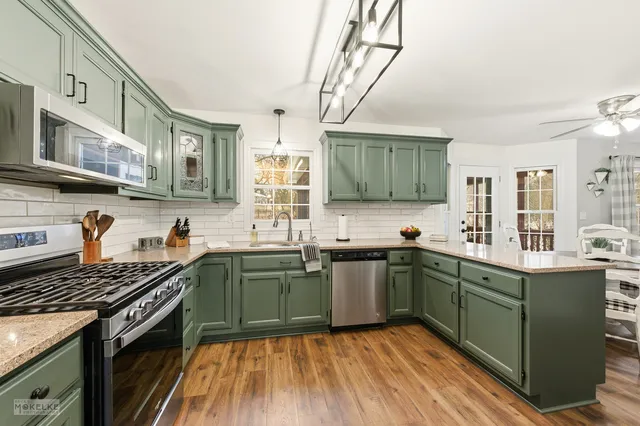 $445,000 | 777 Debbie Lane, Sandwich, IL 60548