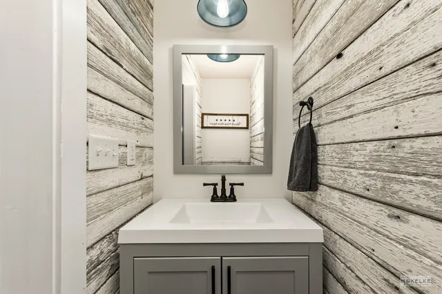 $445,000 | 777 Debbie Lane, Sandwich, IL 60548