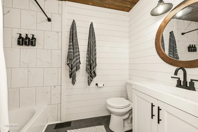 $445,000 | 777 Debbie Lane, Sandwich, IL 60548