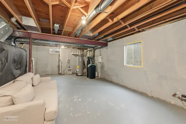 $445,000 | 777 Debbie Lane, Sandwich, IL 60548