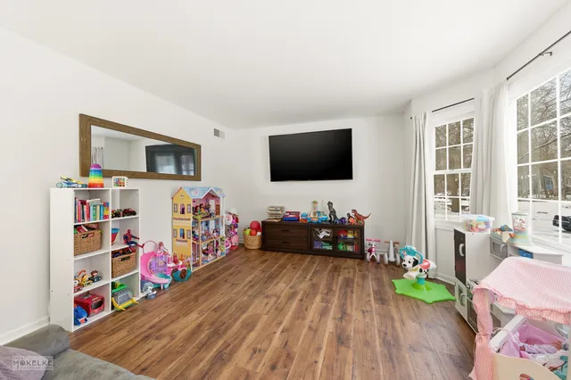 $445,000 | 777 Debbie Lane, Sandwich, IL 60548