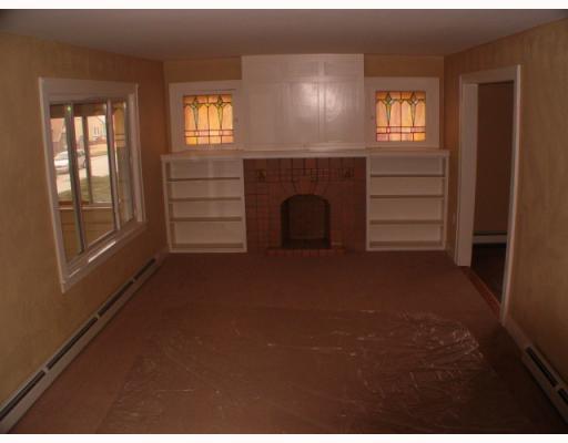 108 Marham Road Munhall, PA 15120 - Photo 2 of 12 Living Room.