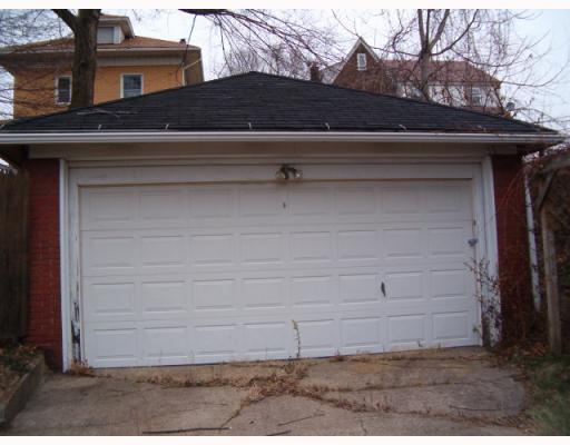 108 Marham Road Munhall, PA 15120 - Photo 12 of 12 Parking Lot/Garage.
