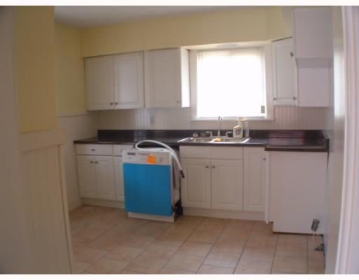 108 Marham Road Munhall, PA 15120 - Photo 4 of 12 Kitchen.