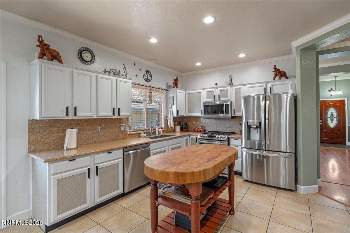 7931 Zinfandel Drive Reno, NV 89506 - Photo 16 of 44 Kitchen