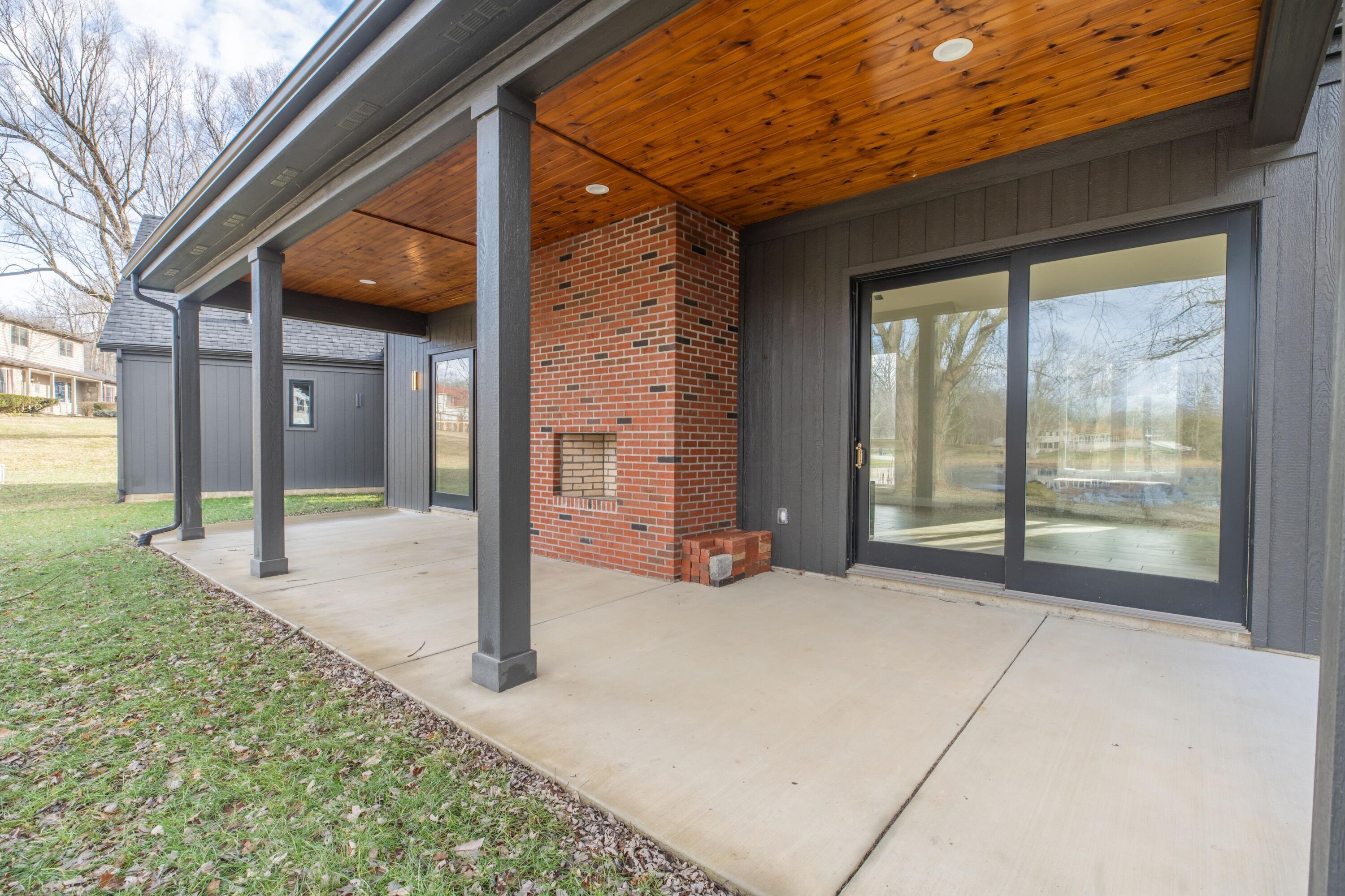151 Apple Blossom Road Southwest Pataskala, OH 43062 - Photo 33 of 40 covered patio