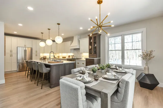 $1,595,000 | 14 Overlook Circle, Auburn, NH 03032