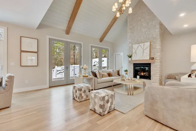 $1,595,000 | 14 Overlook Circle, Auburn, NH 03032