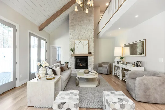 $1,595,000 | 14 Overlook Circle, Auburn, NH 03032