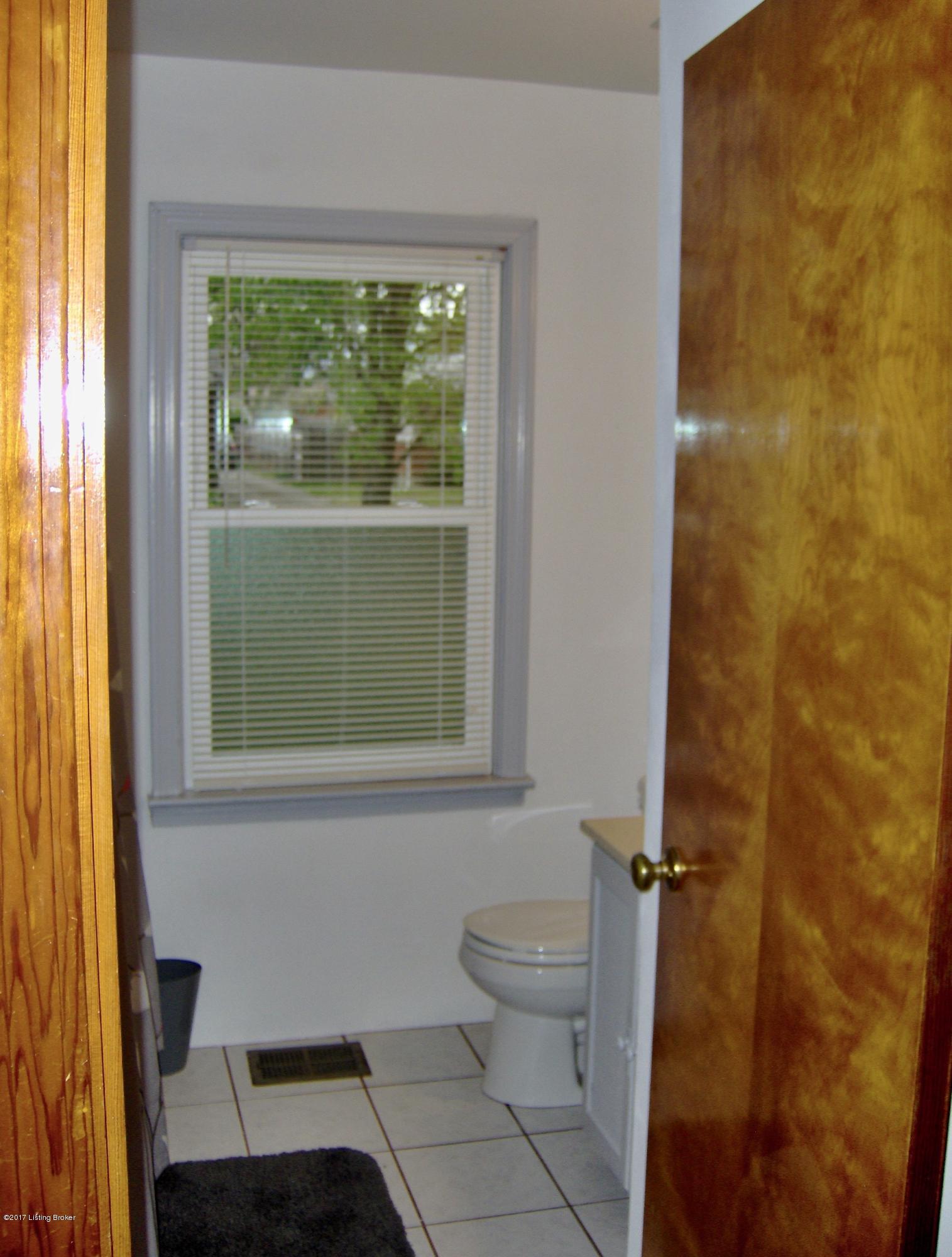 2807 Rio Rita Avenue Louisville, KY 40220 - Photo 14 of 18 HPIM0866