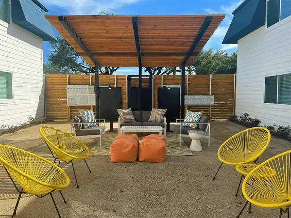 $799 | 3627 Almazan Drive, Unit 117, Dallas, TX 75220