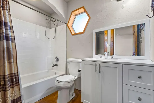 $370,000 | 239 Cundiff-Crafton Road, Chico, TX 76431