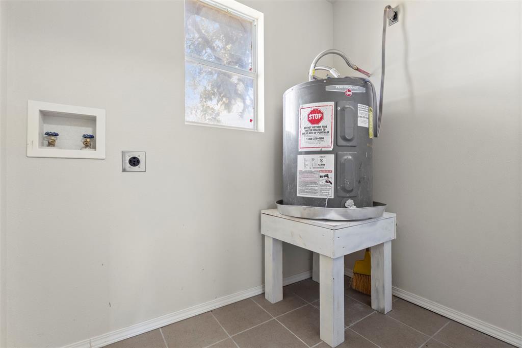 239 Cundiff-Crafton Road Chico, TX 76431 - Photo 10 of 29