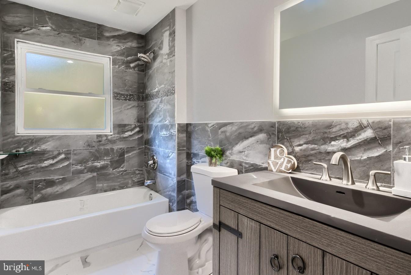 516 Pinehurst Road Cream Ridge, NJ 08514 - Photo 18 of 33 Bath