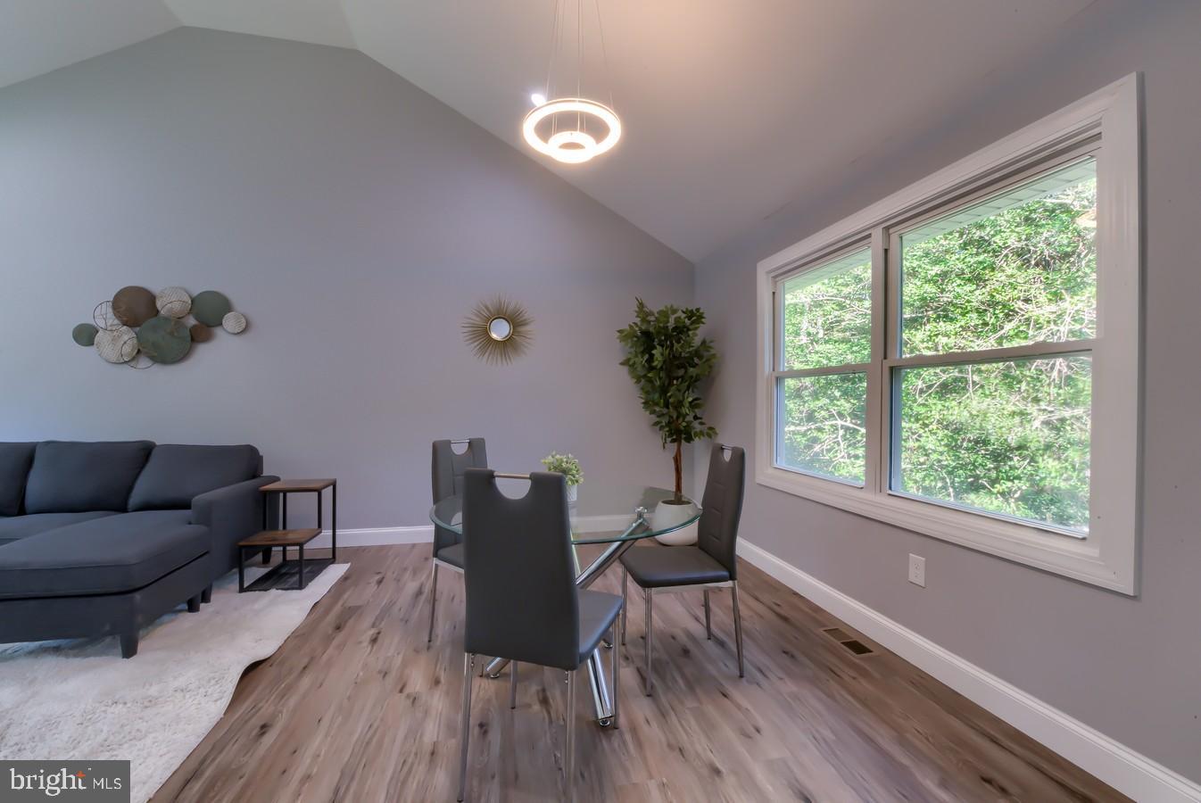 516 Pinehurst Road Cream Ridge, NJ 08514 - Photo 10 of 33 Living