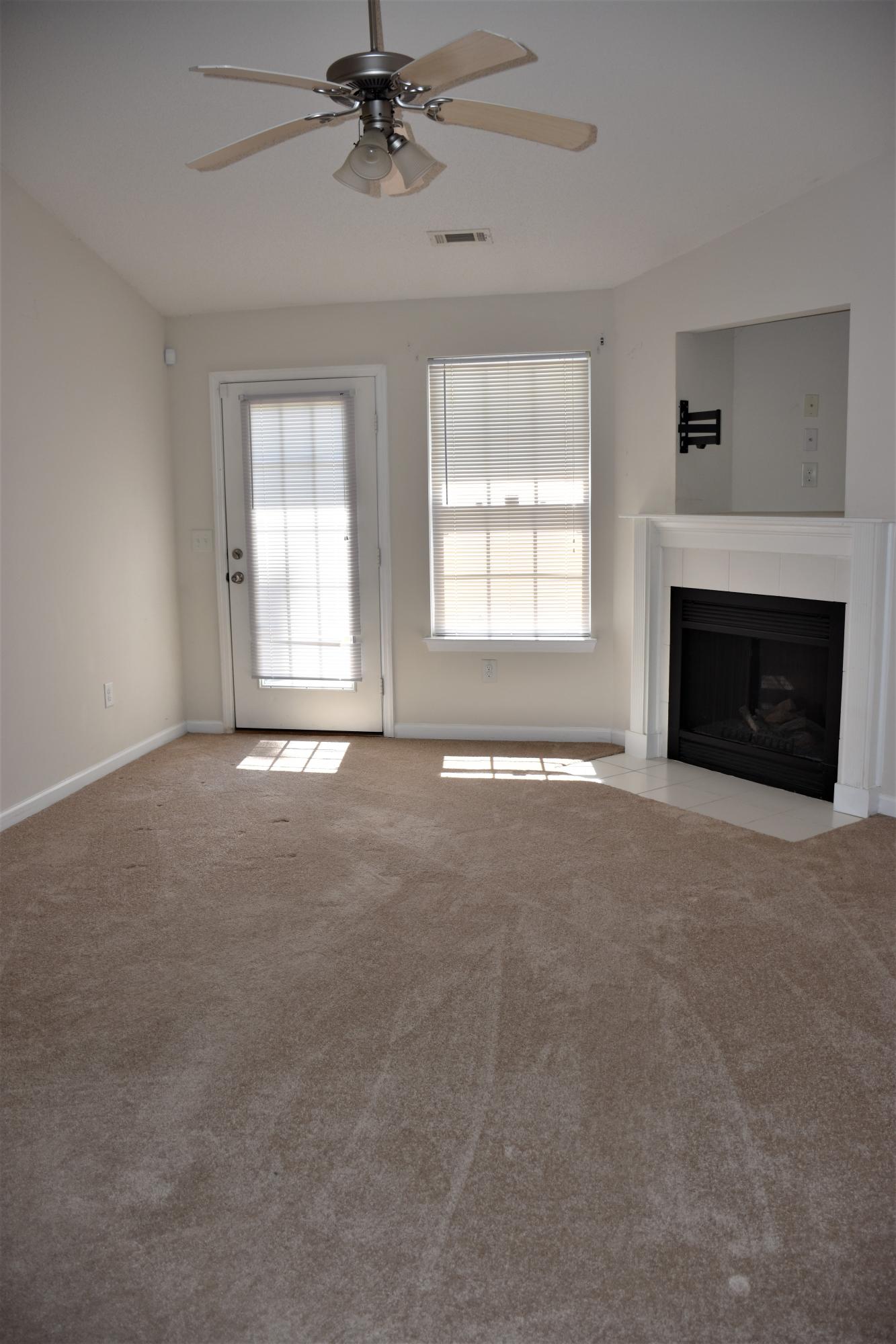 7992 Vermont Road North Charleston, SC 29418 - Photo 3 of 16 liv 3