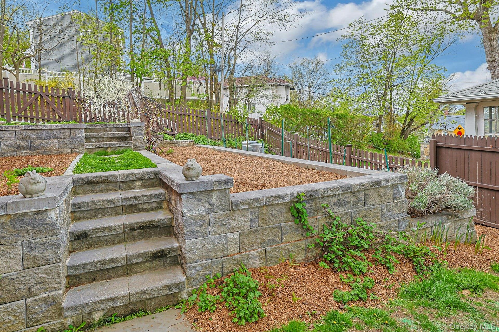41 Clinton Avenue Ossining, NY 10562 - Photo 36 of 44