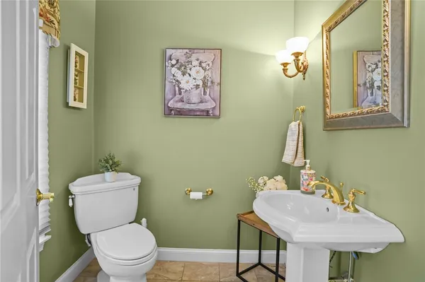 $1,065,000 | 142 Sand Plns Trail, South Kingstown, RI 02879