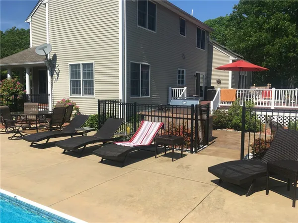 $1,065,000 | 142 Sand Plns Trail, South Kingstown, RI 02879