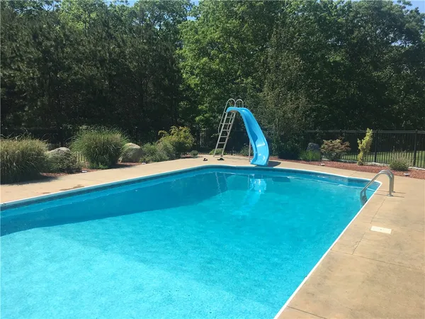 $1,065,000 | 142 Sand Plns Trail, South Kingstown, RI 02879