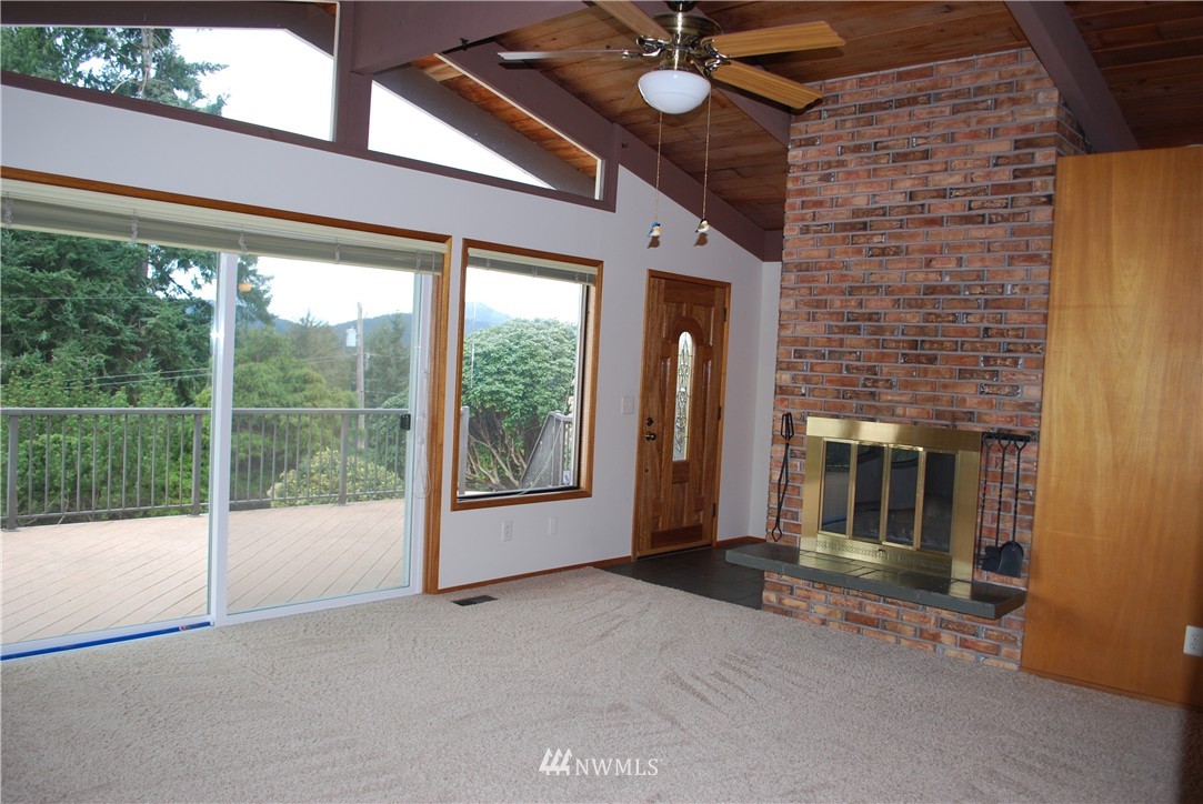 156 Canyon Road Oak Harbor, WA 98277 - Photo 8 of 25 Gallery Image 8