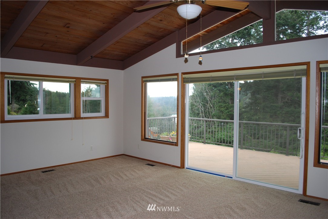 156 Canyon Road Oak Harbor, WA 98277 - Photo 9 of 25 Gallery Image 9