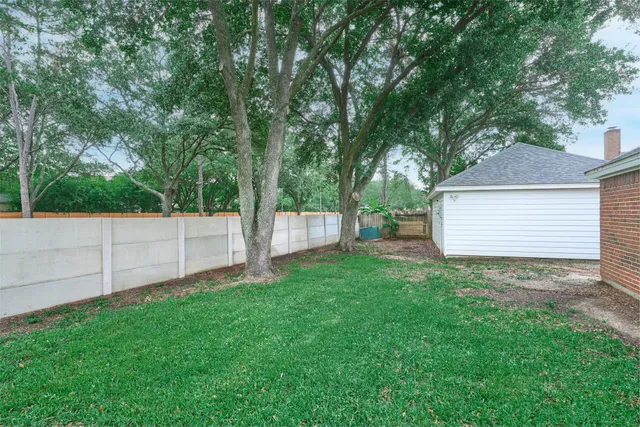 $2,400 | 15854 Knolls Lodge Drive, Houston, TX 77095