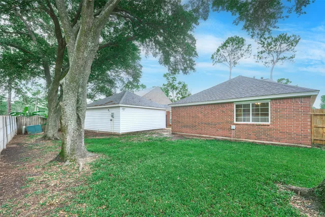 $2,400 | 15854 Knolls Lodge Drive, Houston, TX 77095