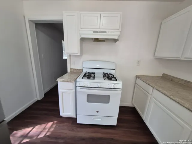 $945 | 443 Bundy Street, San Antonio, TX 78220